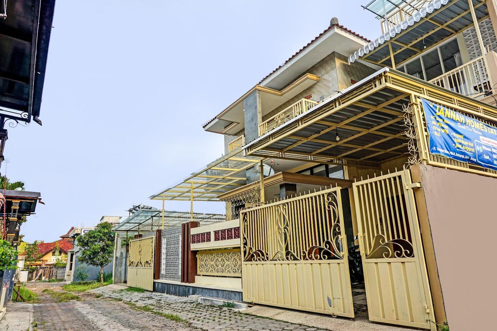 Oyo 91707 Jannah Homestay Syariah Dau Exterior photo